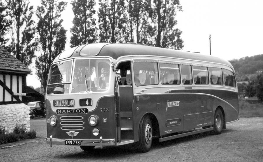  AEC Reliance MU3RV Alexander (C37F) 1958 года  (UK) (фото 2 из 3)